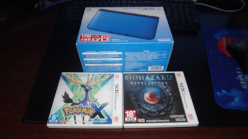 出售3DSXL港版 帶2個游戲   750包郵！！發順豐加10元