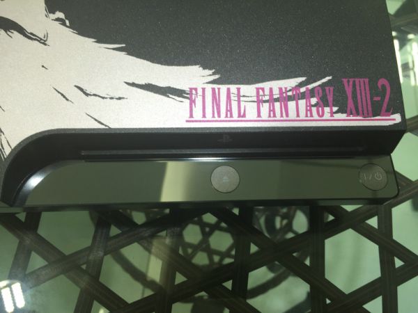 FF13-2限定版主機 體感器 雙右手和游戲