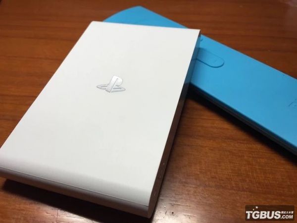 港版 PSVTV 8G 帶P4G 怪物獵人2G