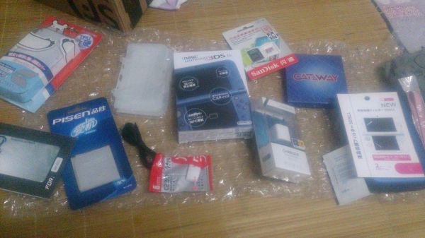只用一個月 NEW3DSLL 藍(lán)色 主機 已破解