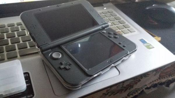 N3DSLL 日版 帶四個游戲 包郵順風