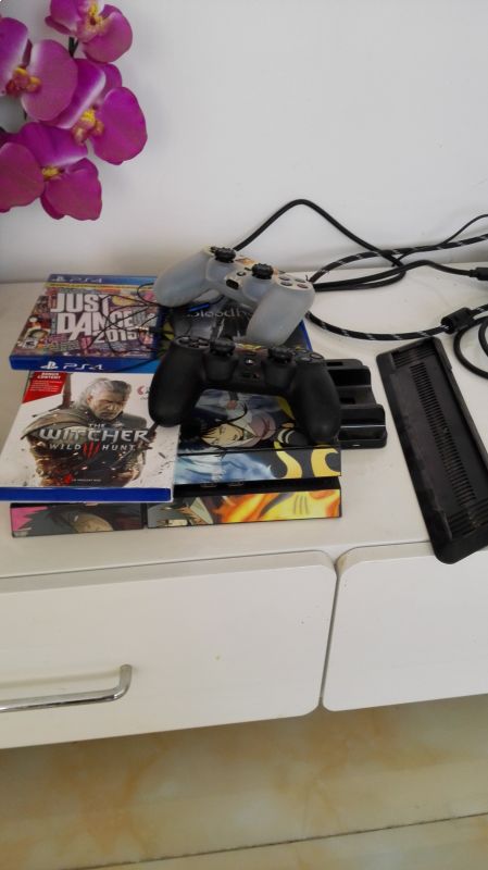 ps4主機
