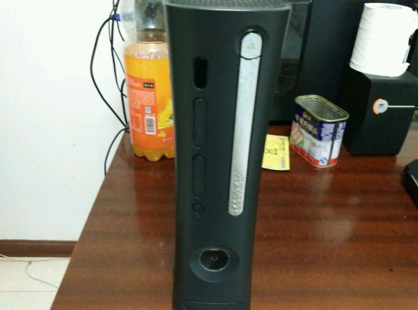 二手 9.0成新 Xbox360 閑置 ！！