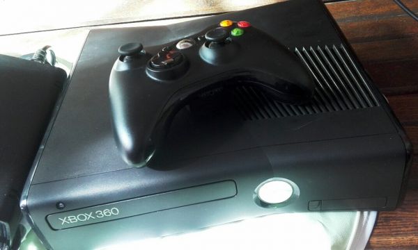 港版 Slim版 250G原裝微軟硬盤 原裝配件齊全