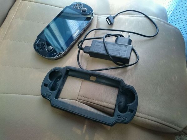 psv 1000 歐版 wifi+3g