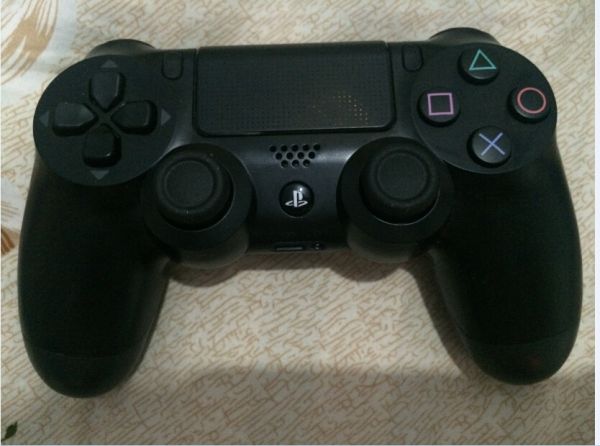 ps4主機500g黑色港版型號1206箱說全