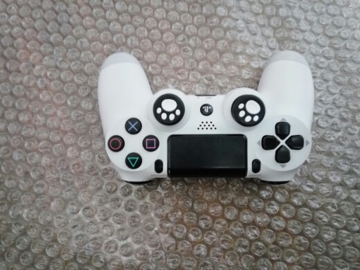 95新白色ps4無線手柄！