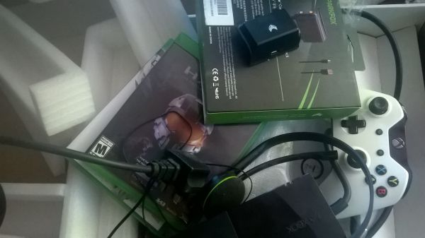 XBOX ONE 日落過載 捆綁機 港版（主機游戲可單出！）