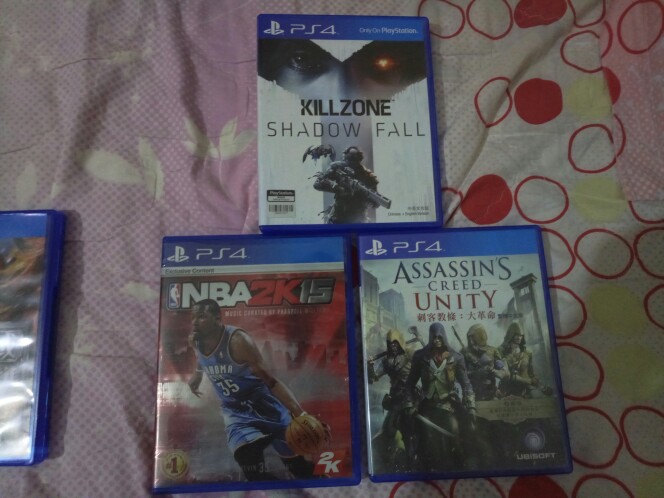 PS4主機