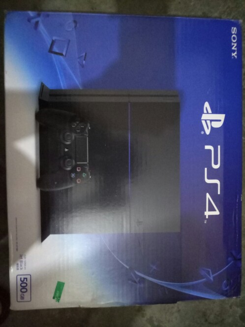 PS4主機