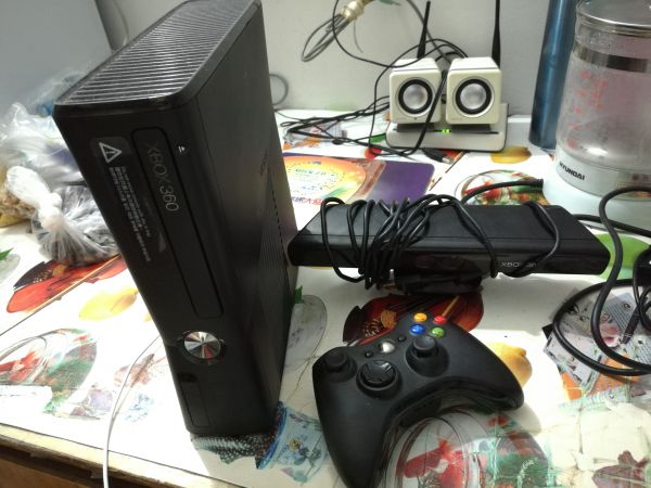 XBOX360主機、手柄、體感器