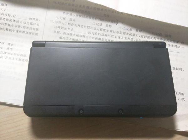 NEW3DS 新小三，無卡破解帶32G卡，送包讀卡器