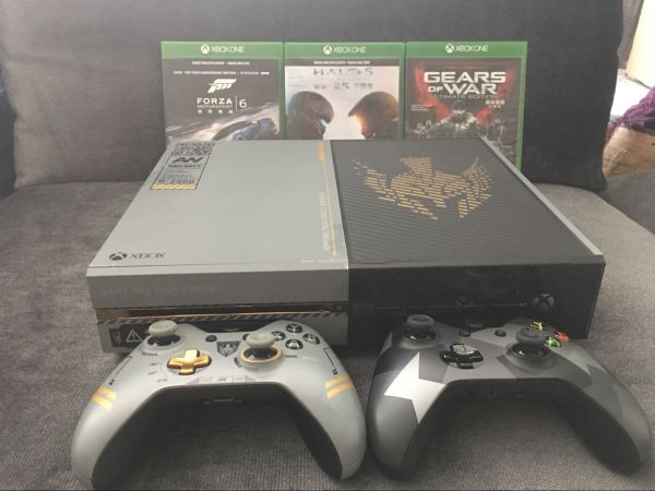  出售自用日版使命召喚限定版XBOXONE主機(jī)（1T容量）