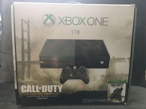  出售自用日版使命召喚限定版XBOXONE主機(jī)（1T容量）