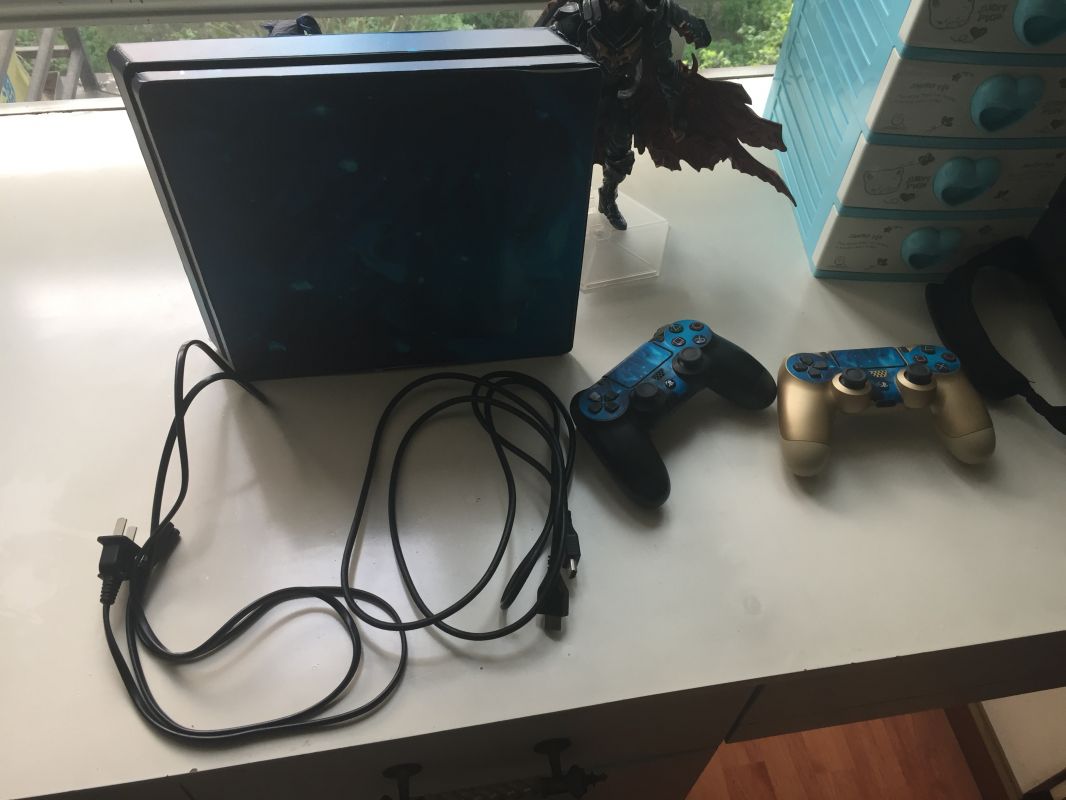 自帶會員與22款游戲 PS4 silm 1TB