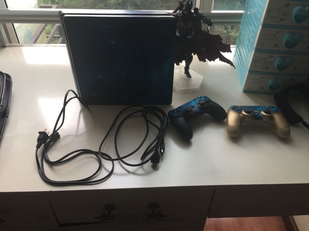 自帶會員與22款游戲 PS4 silm 1TB