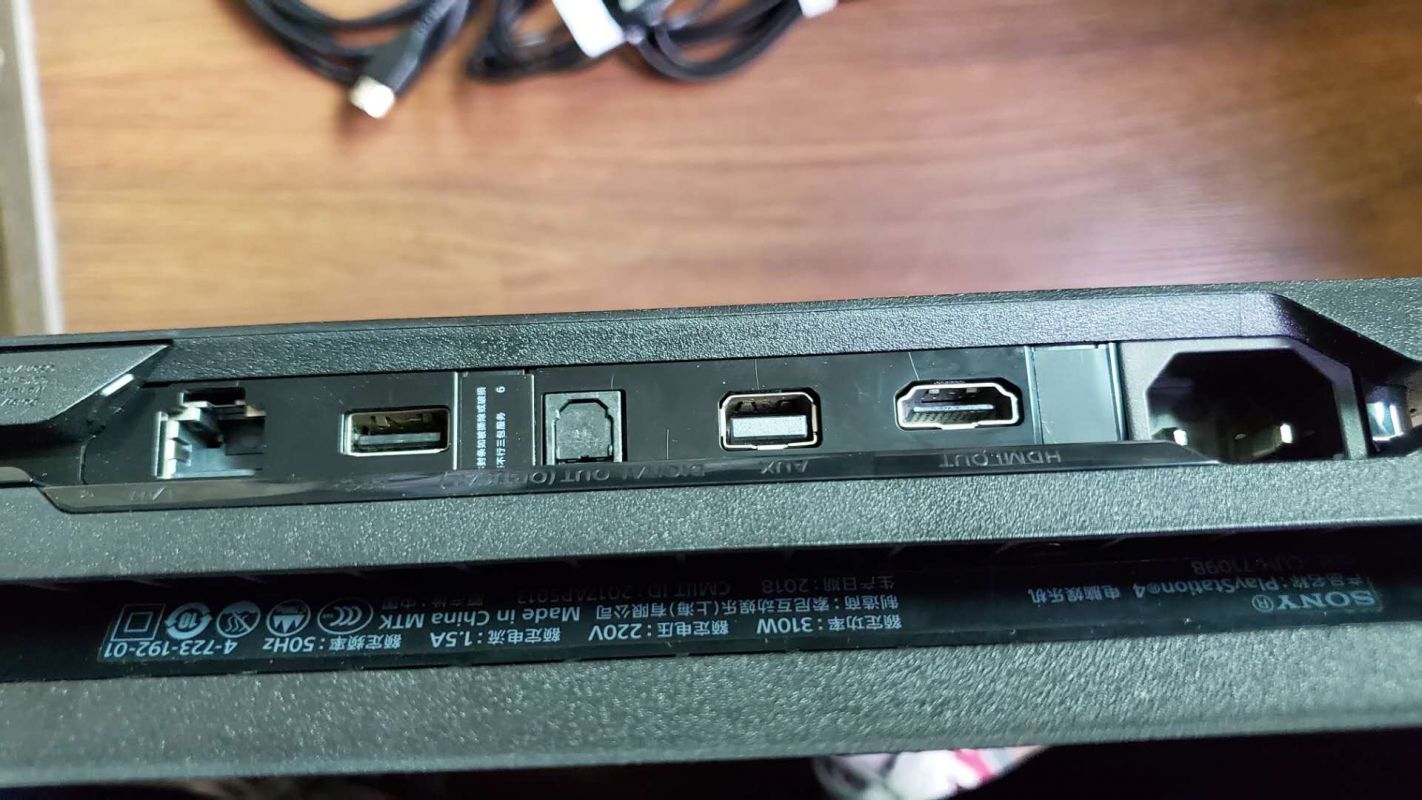 ps4 pro 1T國行在保，最新系統，已備份港服