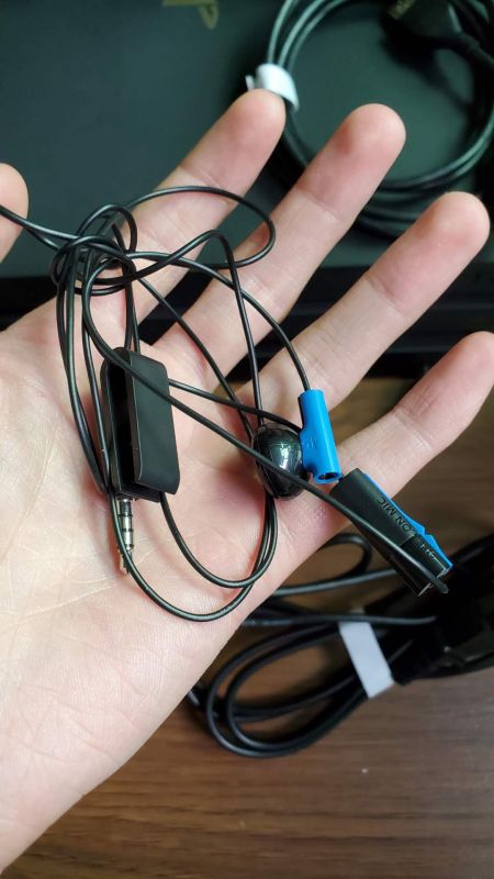 ps4 pro 1T國行在保，最新系統，已備份港服